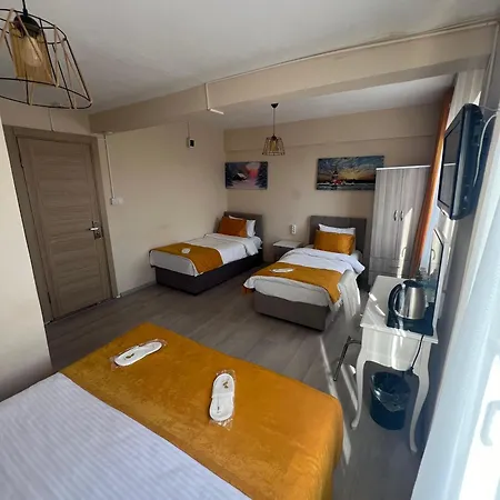 Maca Hotel *